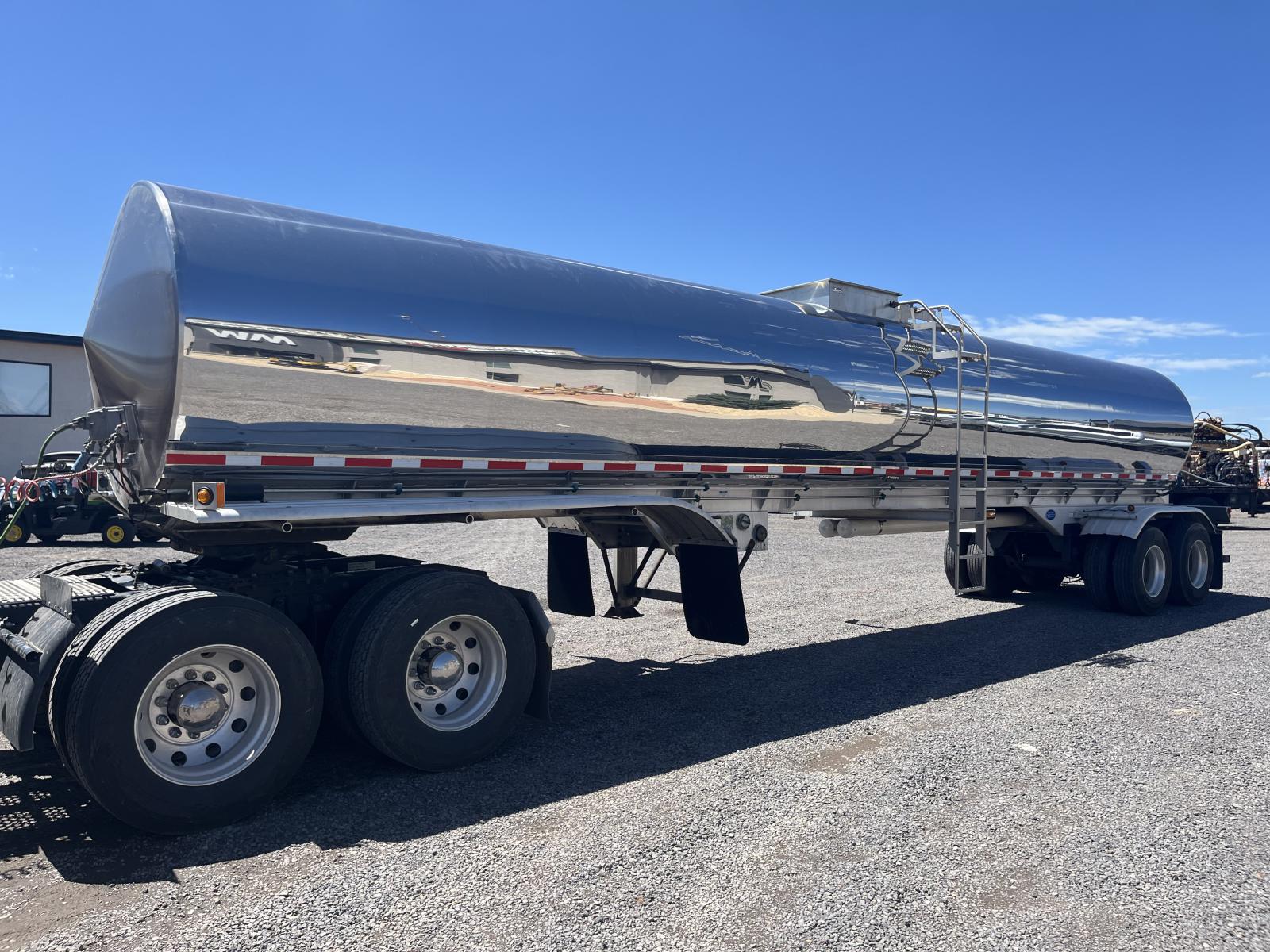 ./imagenes/INVOICE/2019/18047/PIPA DE 6,800 GALONES (14).JPG